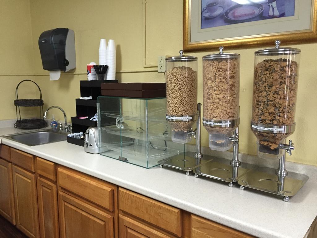 Americas Best Value Inn-Nashville/Airport South Экстерьер фото
