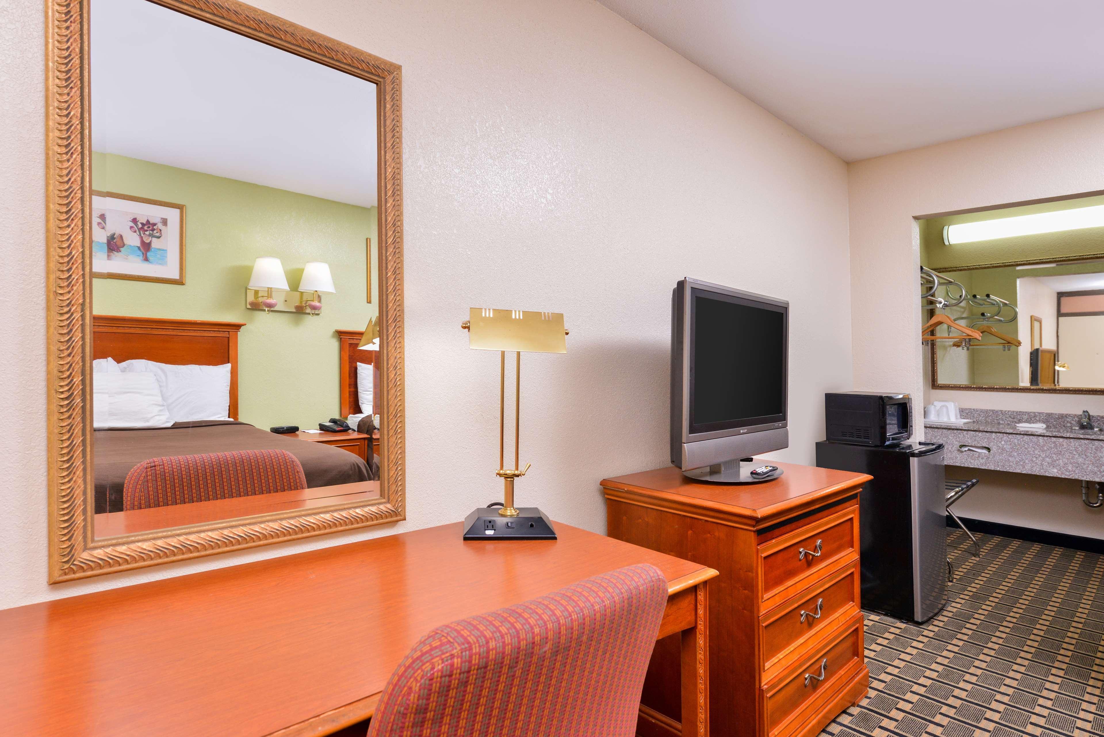 Americas Best Value Inn-Nashville/Airport South Экстерьер фото